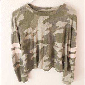 HOLLISTER camo long sleeve